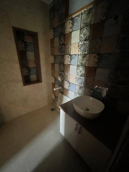  ultra-luxury-builder-floor Bathroom