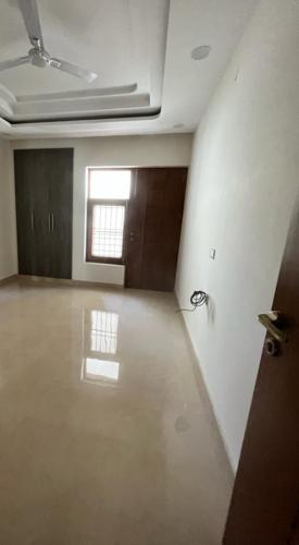  ultra-luxury-builder-floor Living Area