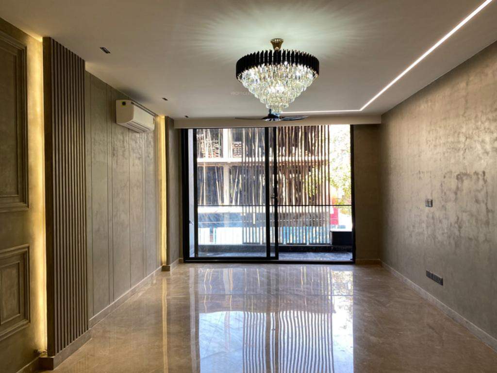 bargainers ultra luxury floors Living Area