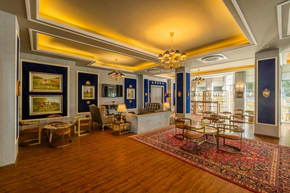  auramah valley shimla Club House