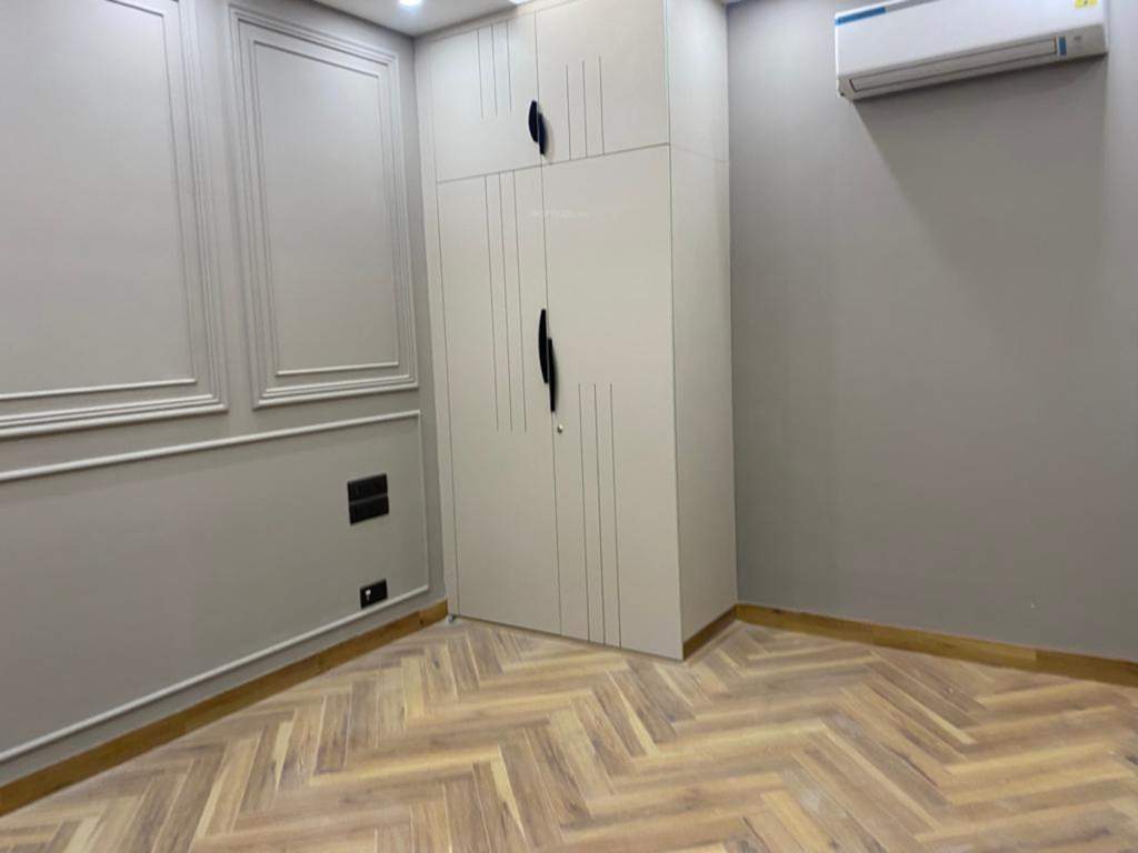  homes ultra luxury floor Bedroom