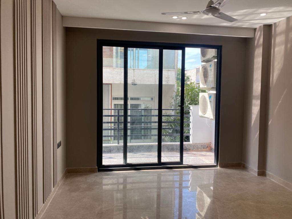  homes ultra luxury floor Bedroom