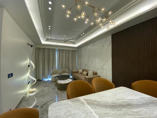  homes-luxurious-floor Living Area