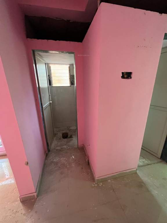  life complex Bathroom