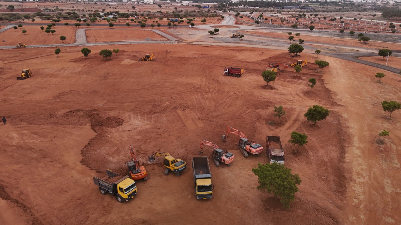  g square seven hills city Plot