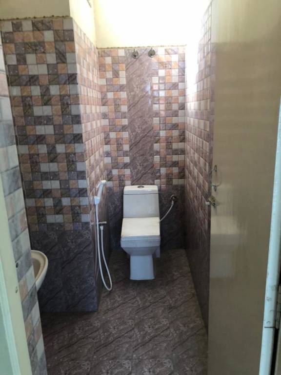  homes malini Bathroom