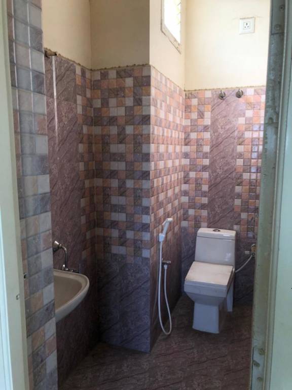  homes malini Bathroom