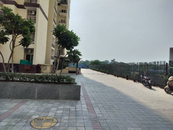  pardos-okas-residency Paved Compound