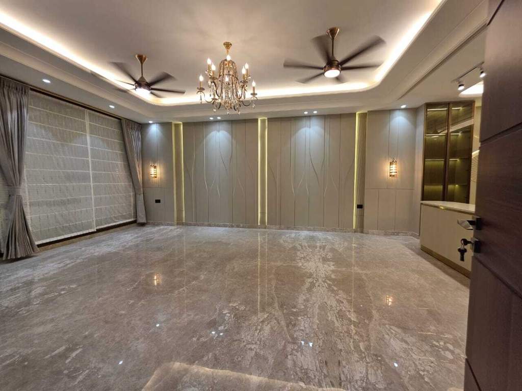  ultra luxurious floor Dining Area