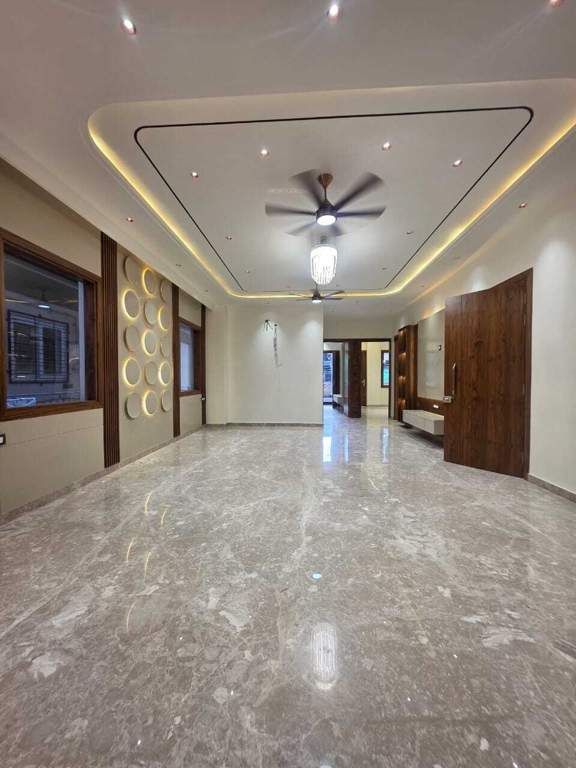  ultra luxurious floor Dining Area