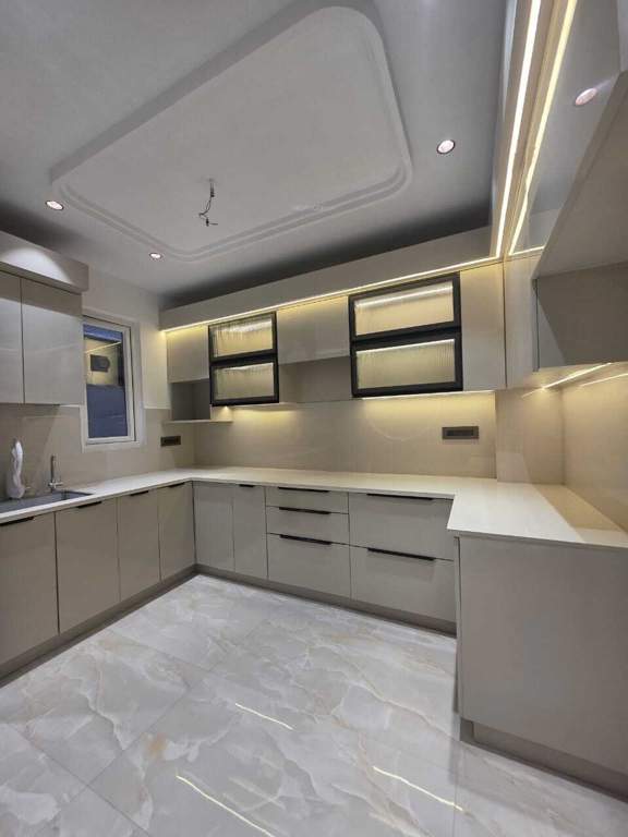 ultra luxurious floor Kitchen
