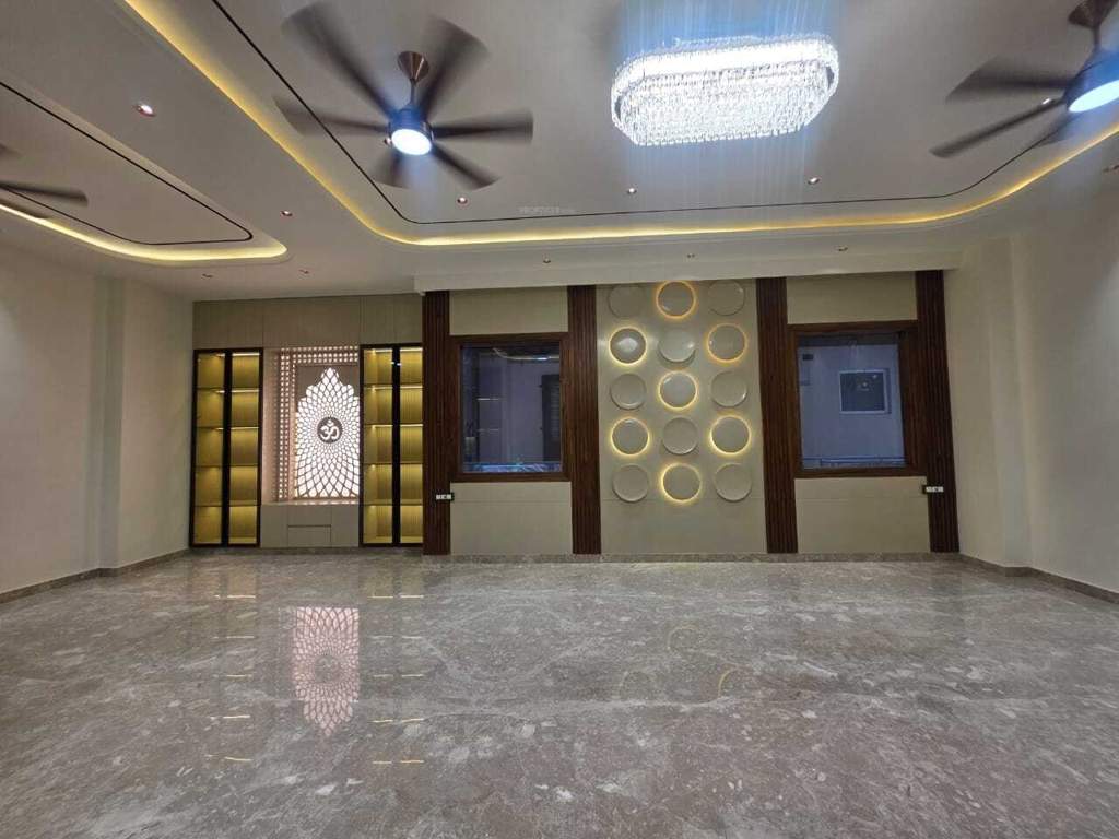  ultra luxurious floor Living Area