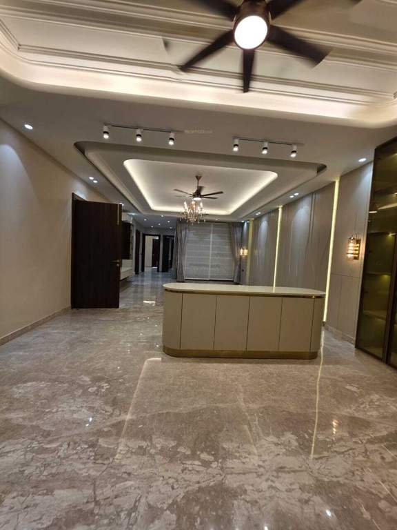  ultra luxurious floor Lobby