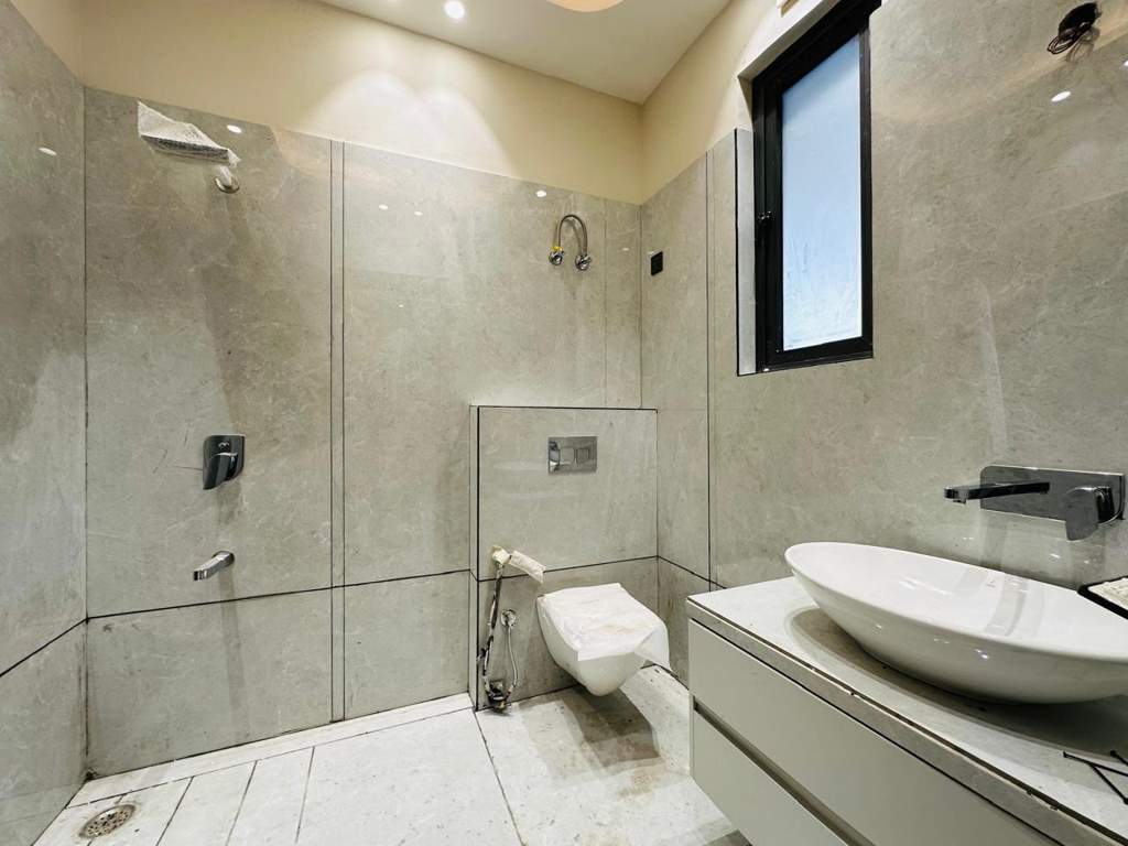 property finder Bathroom