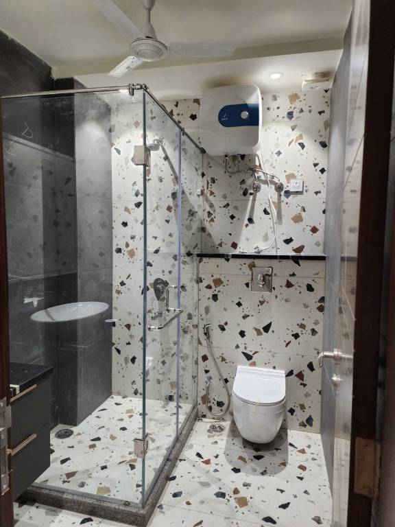  door luxury builder floor 4 Bathroom