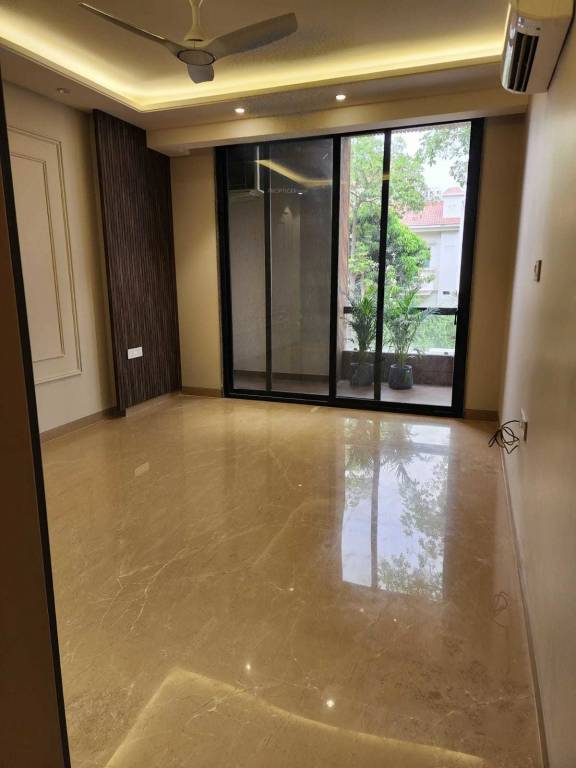  door luxury builder floor 4 Bedroom