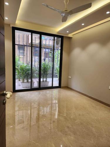  door-luxury-builder-floor-4 Living Area