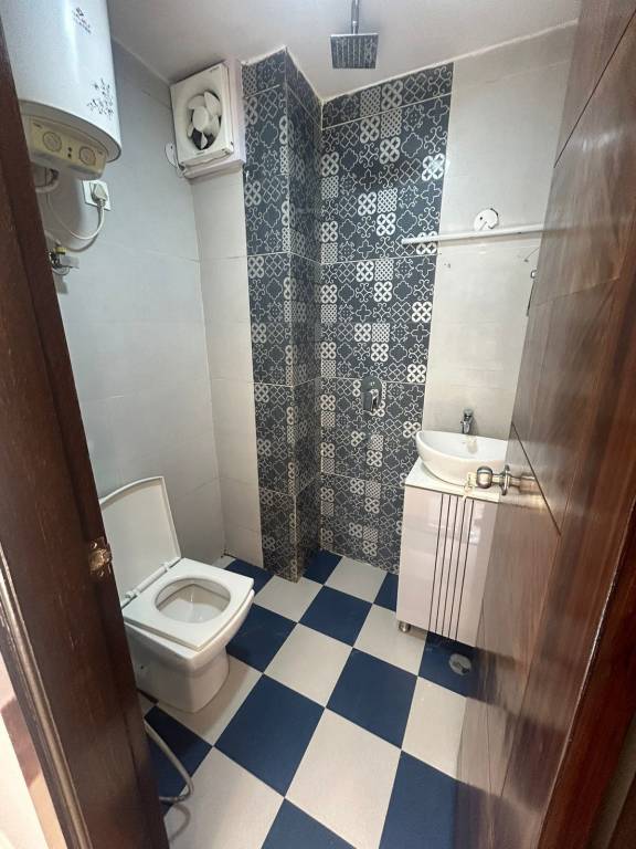  luxury floors Bathroom