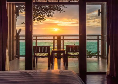  vareniyam-vasin Living Area