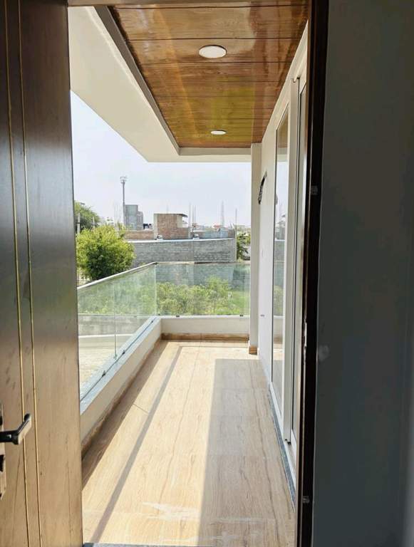  elite 20 Balcony