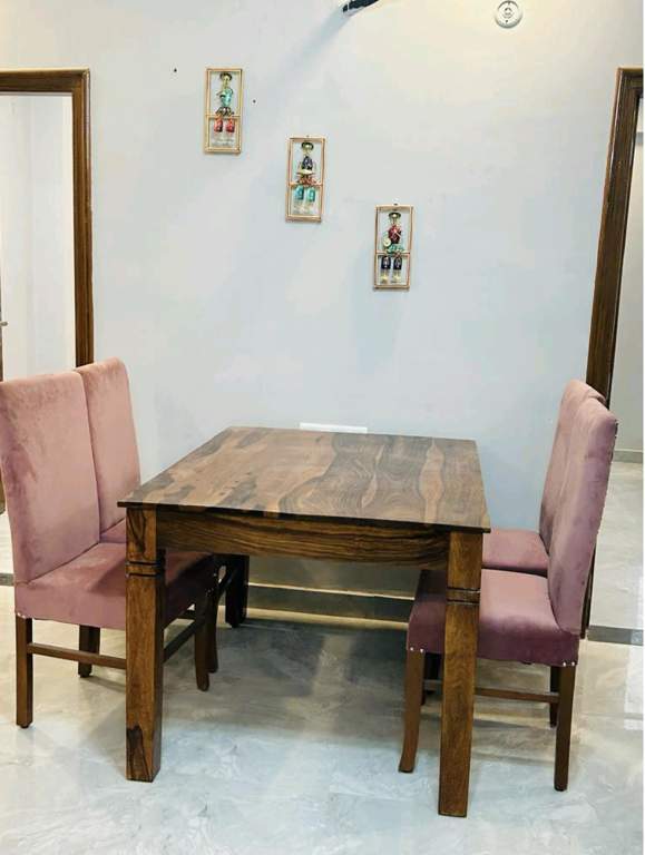  elite 20 Dining Area