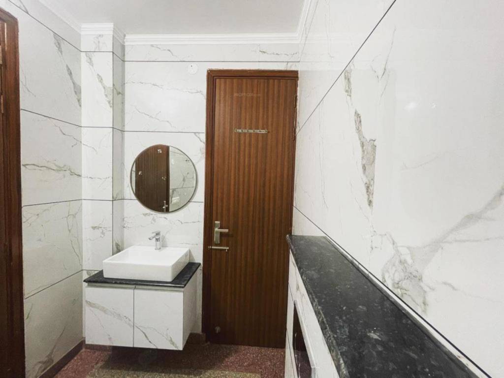  builder floor Bathroom