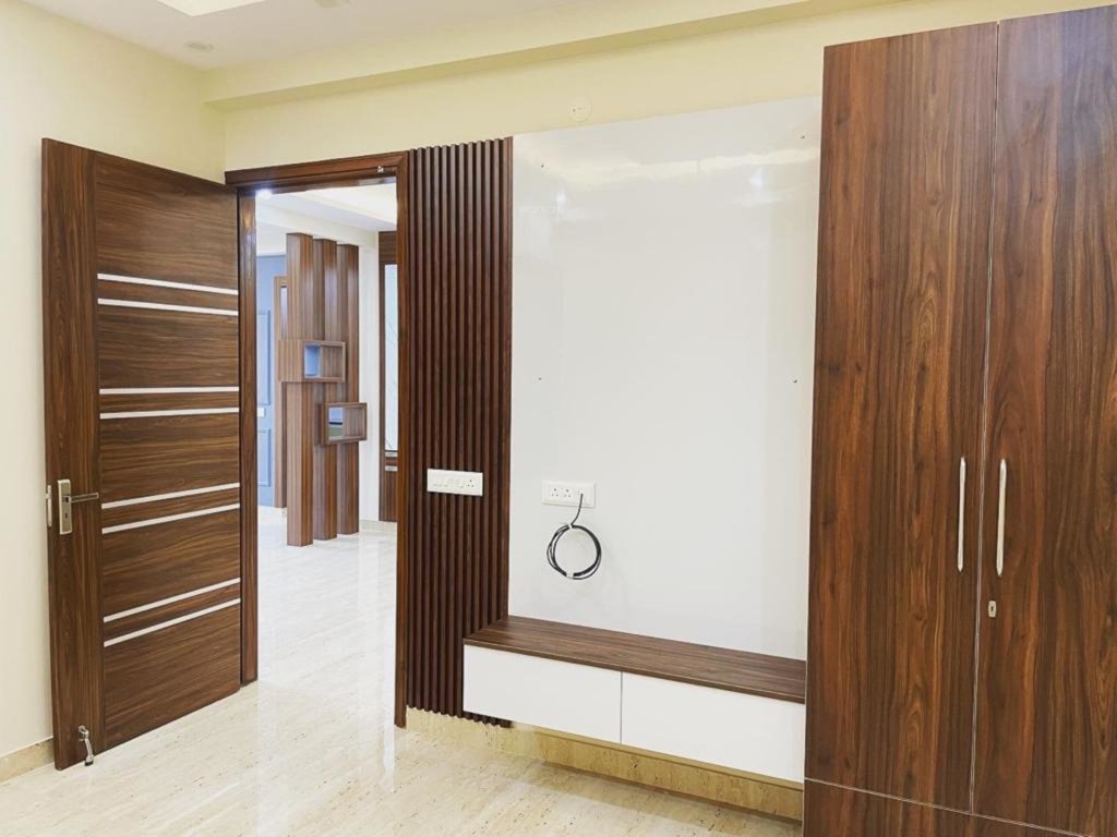  builder floor Bedroom