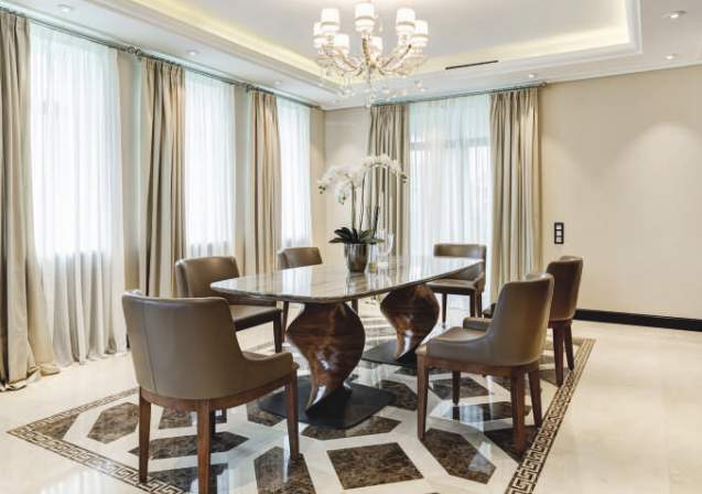  the meridian Dining Area