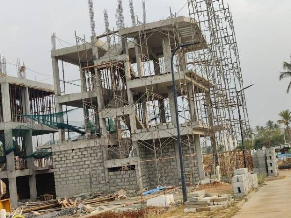 constructionStatus of Sowparnika Life On The Green