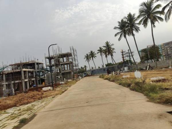 constructionStatus of Sowparnika Life On The Green