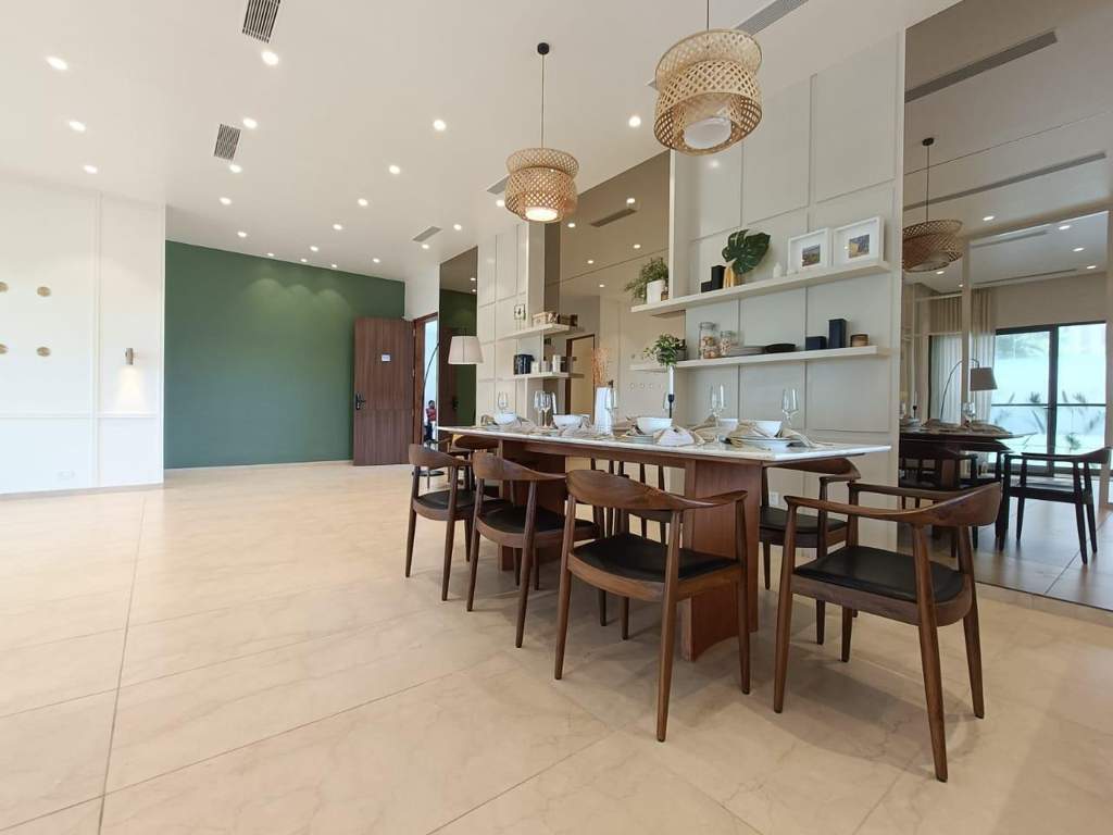  5 maidan Dining Area