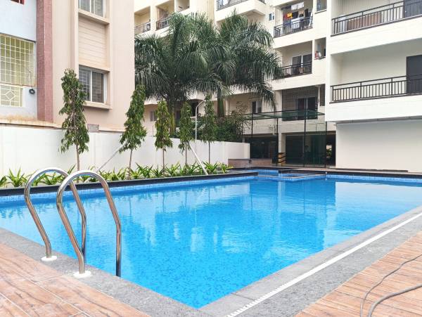  lakven-visishta Swimming Pool