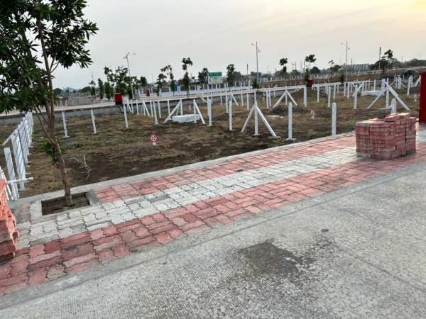  kuhaasa-residency Plot