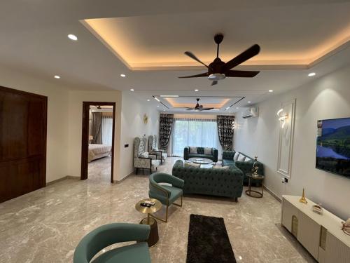  luxury-floors-22 Living Area