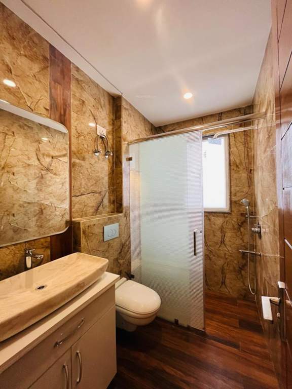  luxury builder floors 16 Bathroom