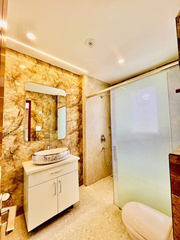  luxury builder floors 16 Bathroom
