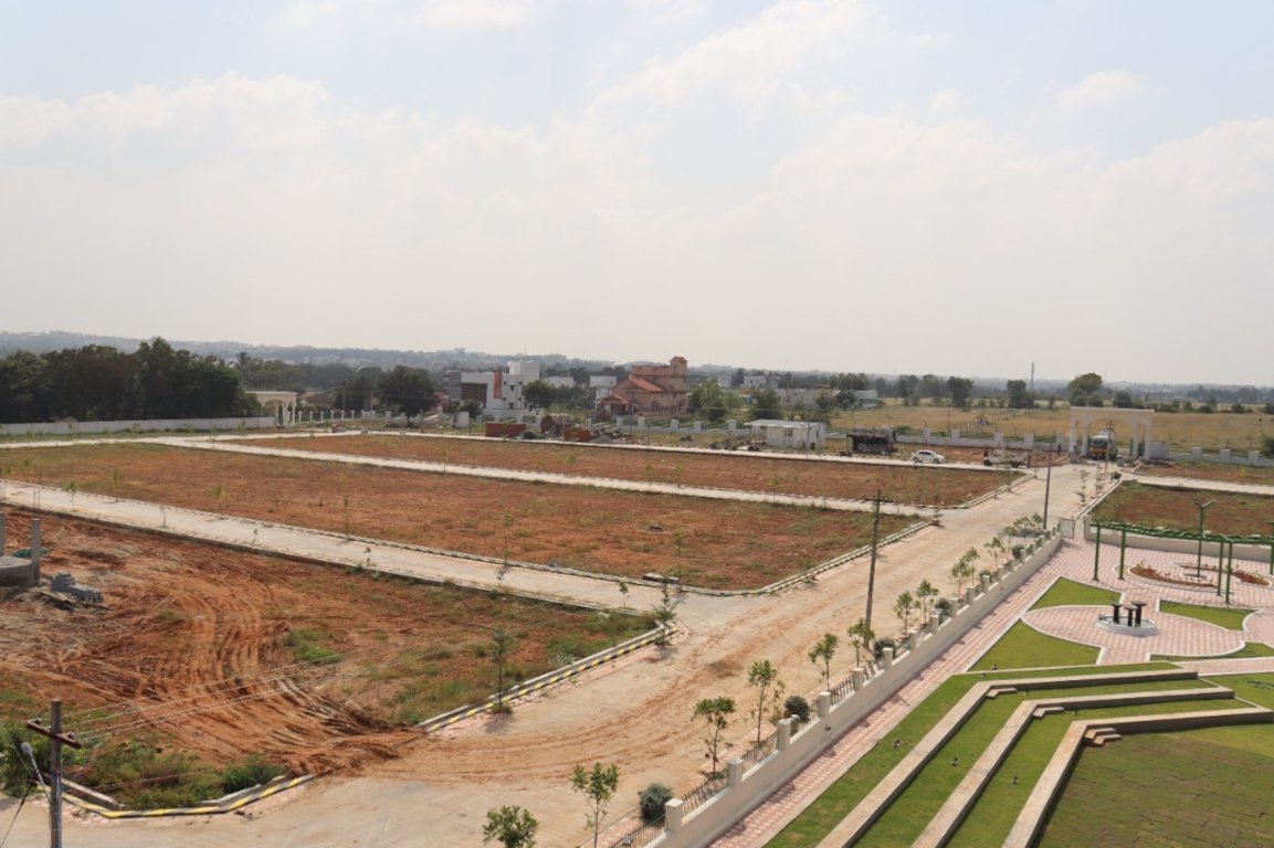 amaravathi enclave Plot