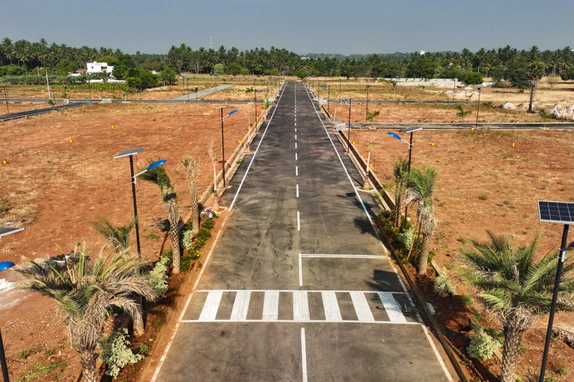 lands lakshmi nagar Internal Roads