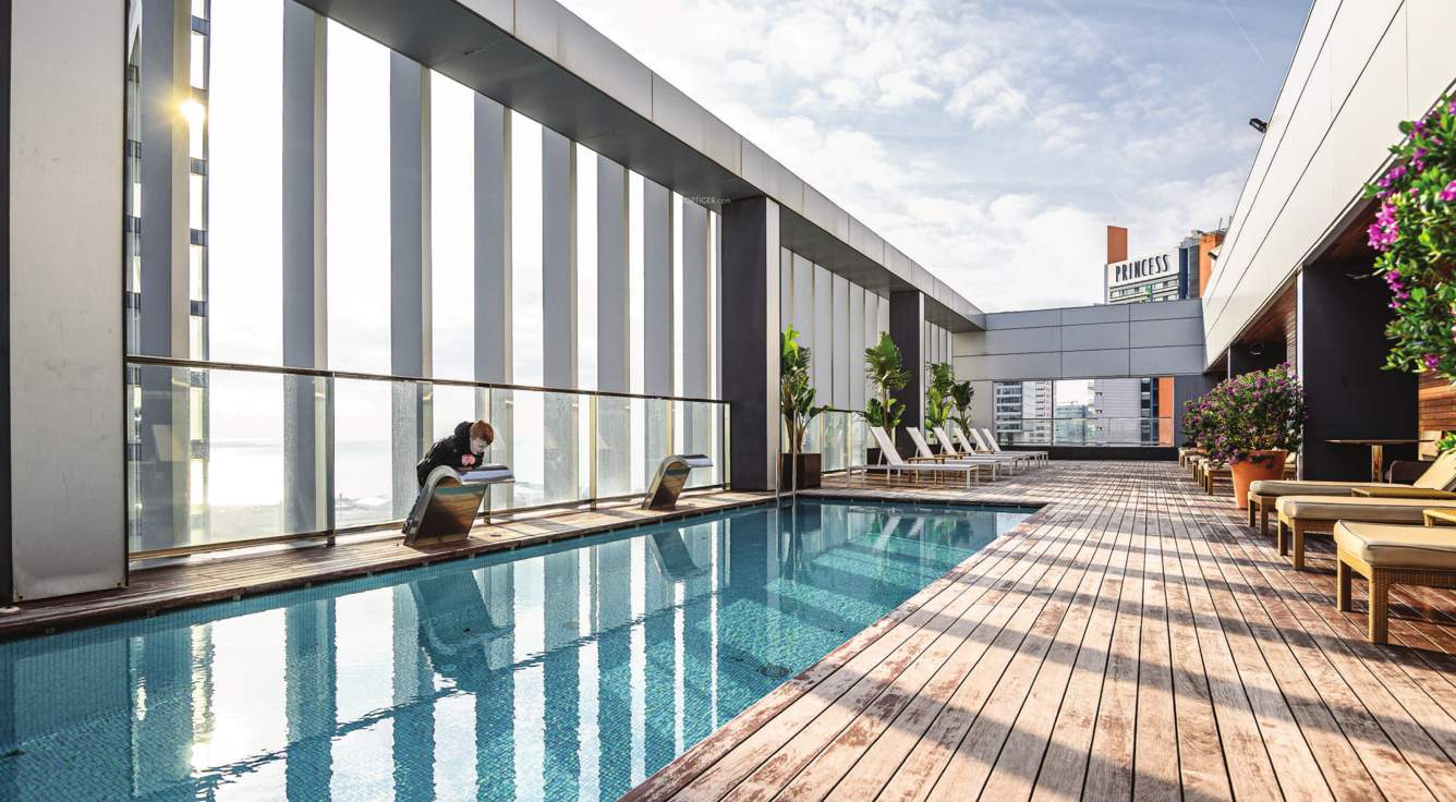  odc 1  Swimming Pool