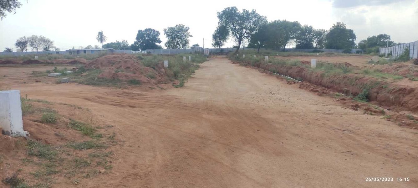  suvarna sahasra Plot