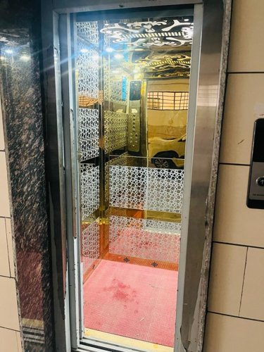  mittal-affordable-floors Lift(s)