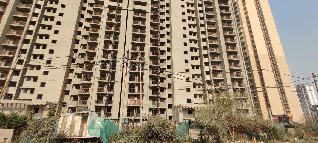 Eldeco Live By The Greens Phase III