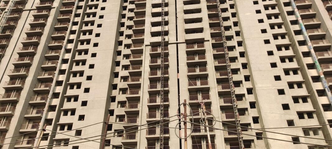 Eldeco Live By The Greens Phase III