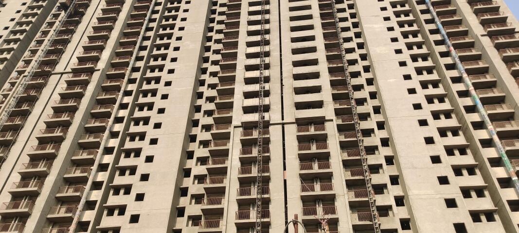 Eldeco Live By The Greens Phase III