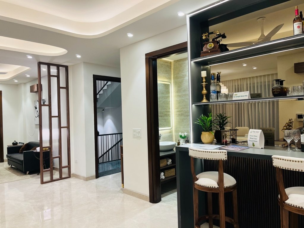  luxuary builder floor sector 47 Living Area