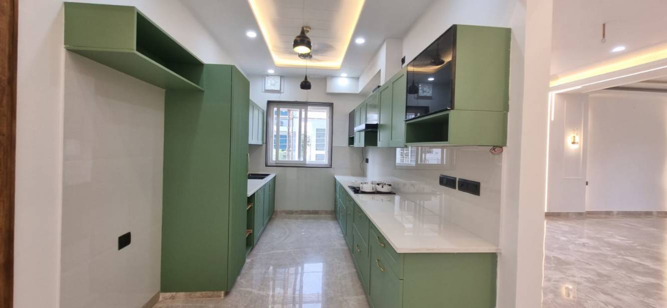  modern luxurious floor by bargainers homes Kitchen