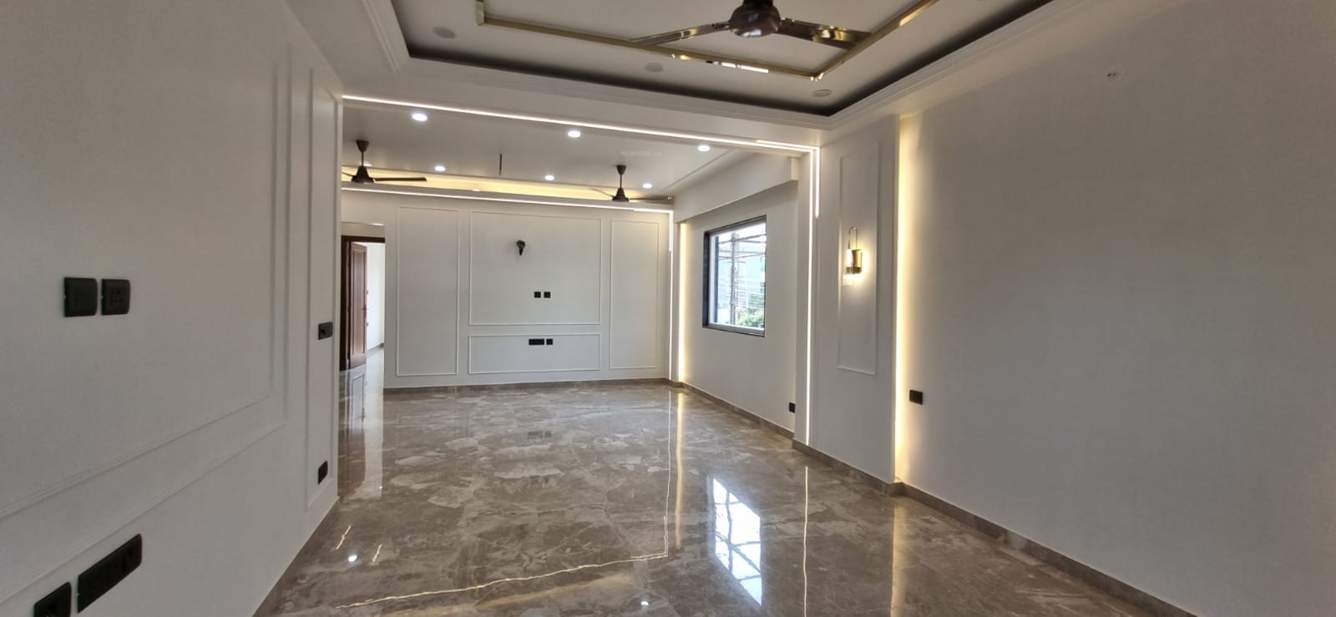  modern luxurious floor by bargainers homes Living Area