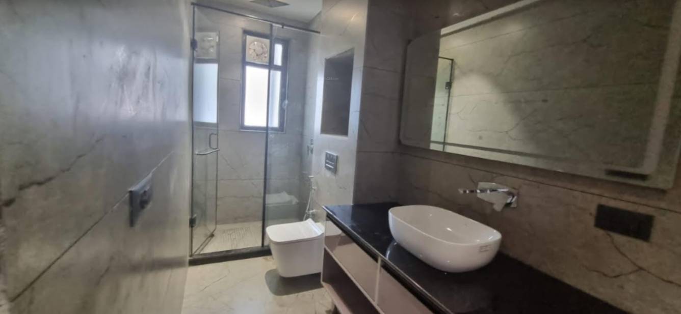  luxury floors Bathroom