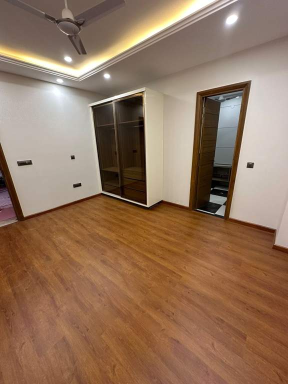  tgs luxury builder floor Bathroom