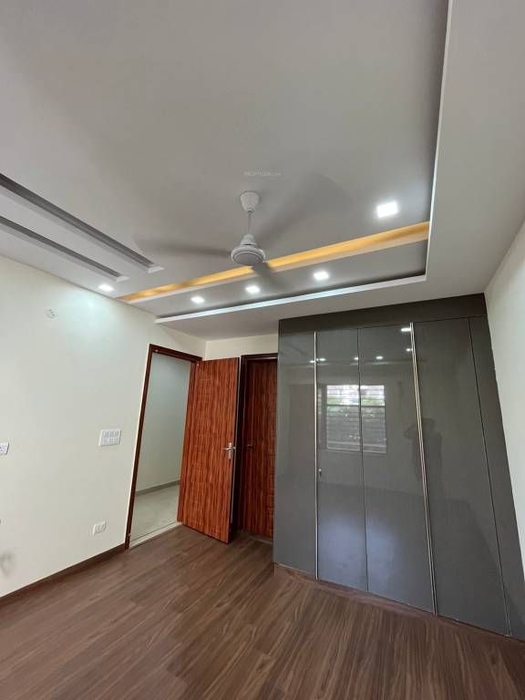  the den luxury builder floor Bedroom